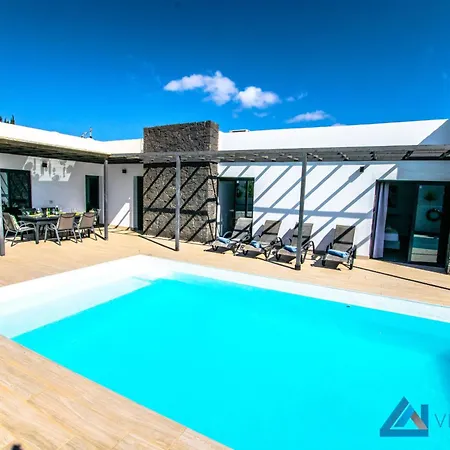 229 - Lanson By Now Ltd * Playa Blanca (Lanzarote)