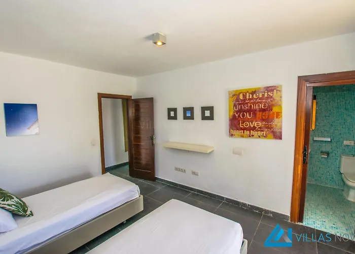 229 - Lanson By Now Ltd * Playa Blanca (Lanzarote)